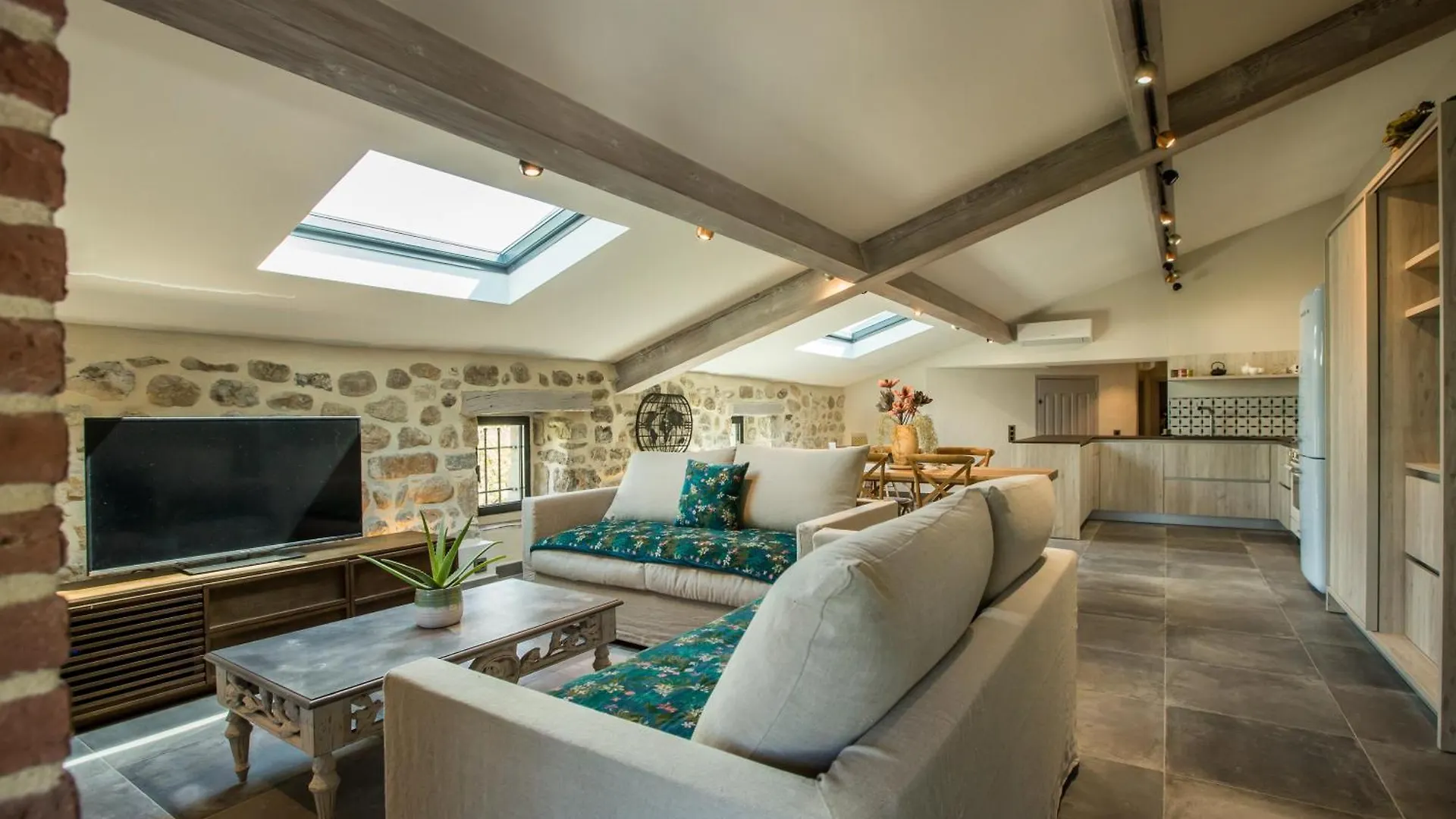 Domaine Le C4 Hotell Berrias-et-Casteljau