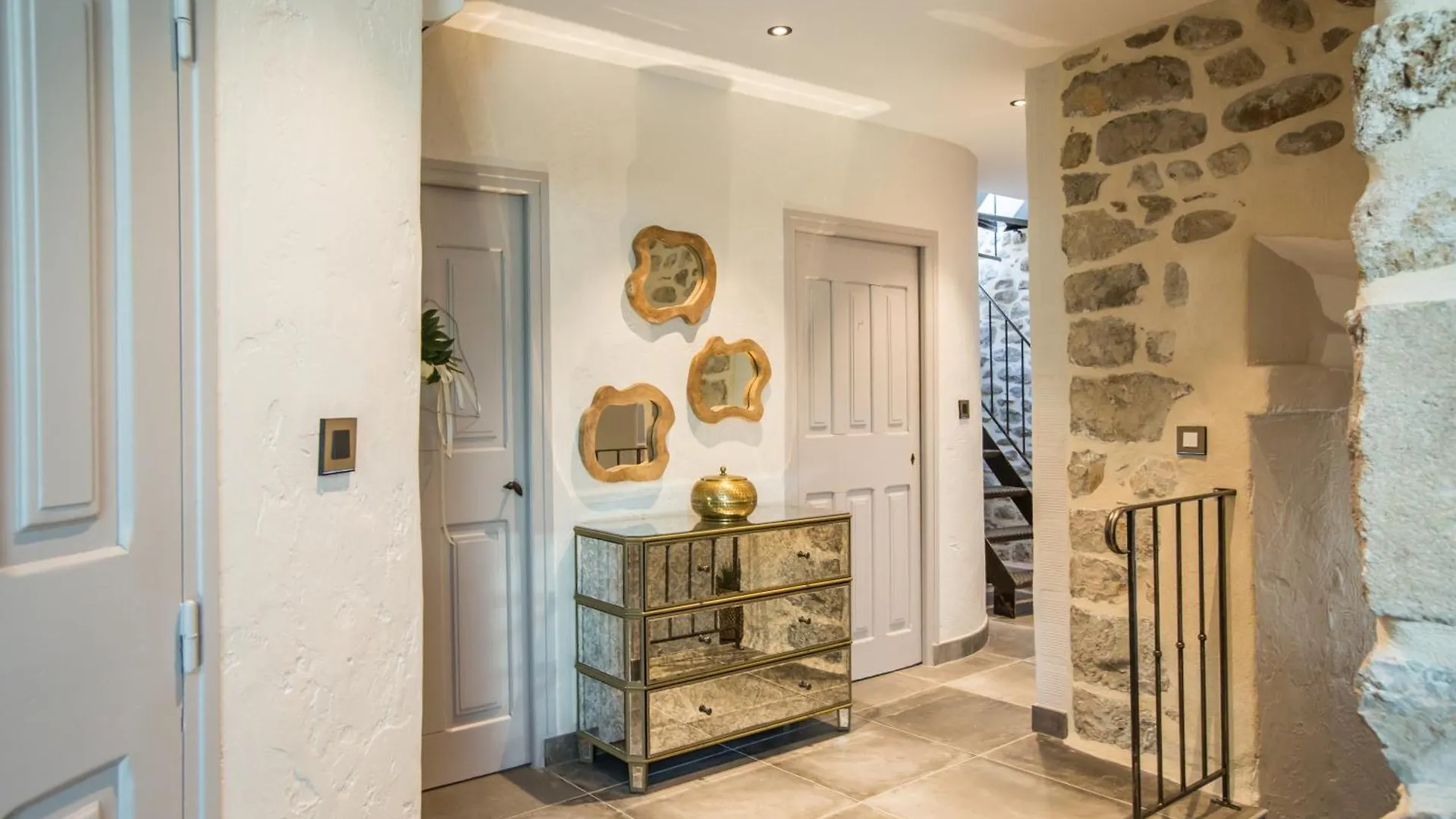 Domaine Le C4 Hotel Berrias-et-Casteljau 5*,