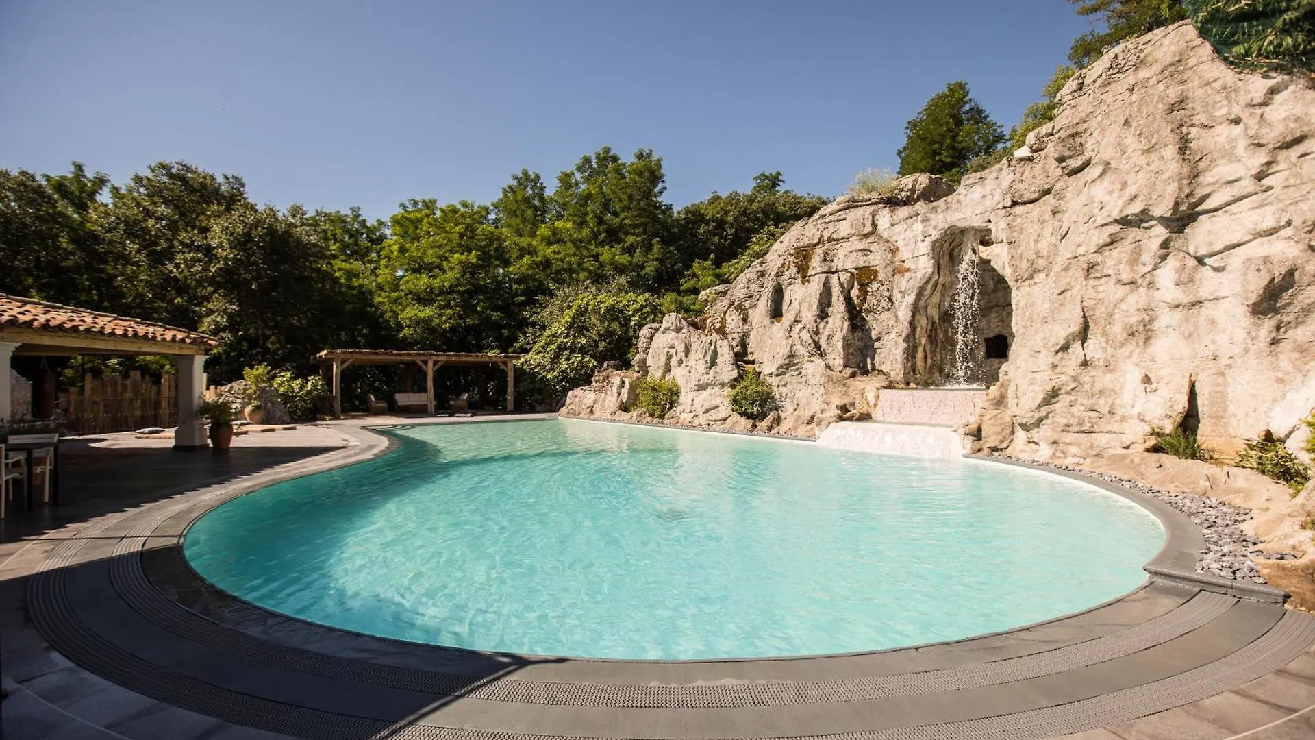 Domaine Le C4 Hotel Berrias-et-Casteljau 5*,  France